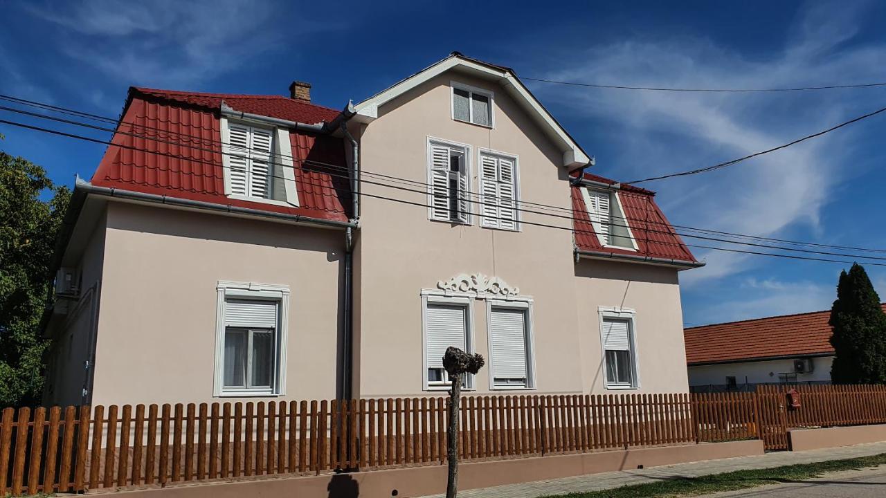 Villa Napsugar Balatonlelle Εξωτερικό φωτογραφία