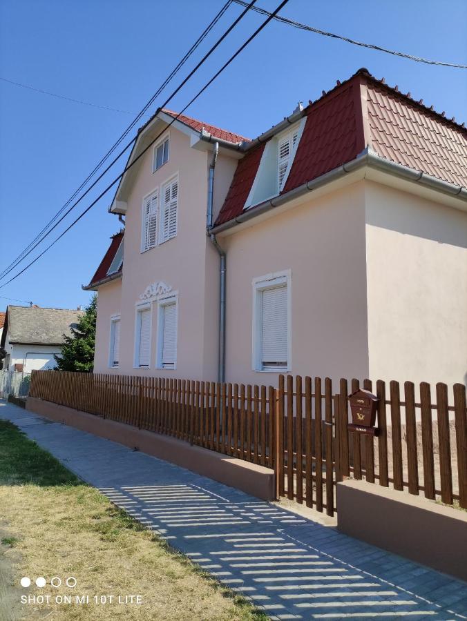Villa Napsugar Balatonlelle Εξωτερικό φωτογραφία